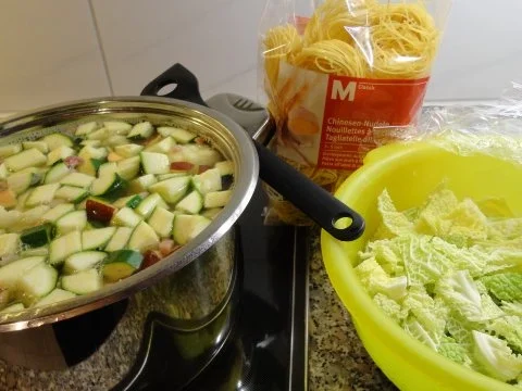 Gemüsesuppe mit Chinesen-Nudeln - Rezept - Bild Nr. 2