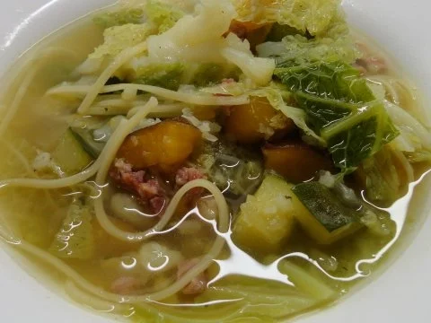 Gemüsesuppe mit Chinesen-Nudeln - Rezept