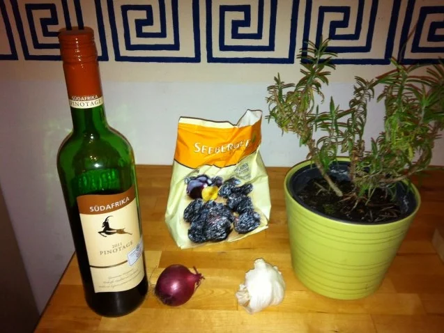 Rezept: Dunkle Sauce - Rosmarin- Pflaumentouch Bild Nr. 2 Dunkle Sauce - Rosmarin- Pflaumentouch - Rezept - Bild Nr. 2