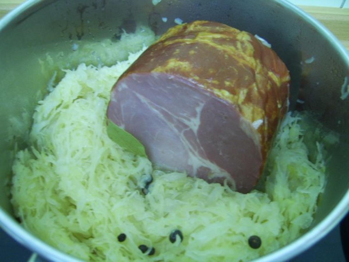 Kassler mit Sauerkraut - einfach - von Dianne