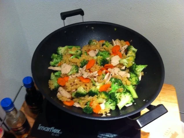 Asiatisches Hühnchen mit Broccoli und Möhren aus dem Wok - Rezept - Bild Nr. 5