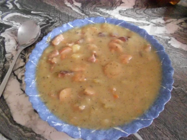 Rezept: Kartoffelsuppe mit Kasseler und Bockwürstchen Kartoffelsuppe mit Kasseler und Bockwürstchen - Rezept