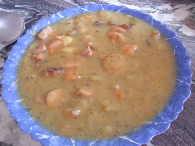 Rezept: Kartoffelsuppe mit Kasseler und Bockwürstchen Bild Nr. 2 Kartoffelsuppe mit Kasseler und Bockwürstchen - Rezept - Bild Nr. 2