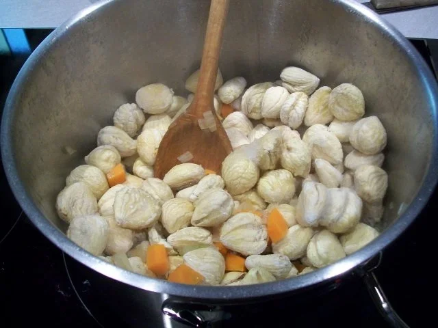 Maronensüppchen mit Waldpilz-Crostini und Baconchips - Rezept - Bild Nr. 5