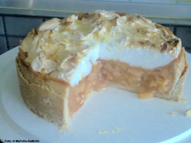 Rezept: Quittentorte mit Mandelbaiser Quittentorte mit Mandelbaiser - Rezept