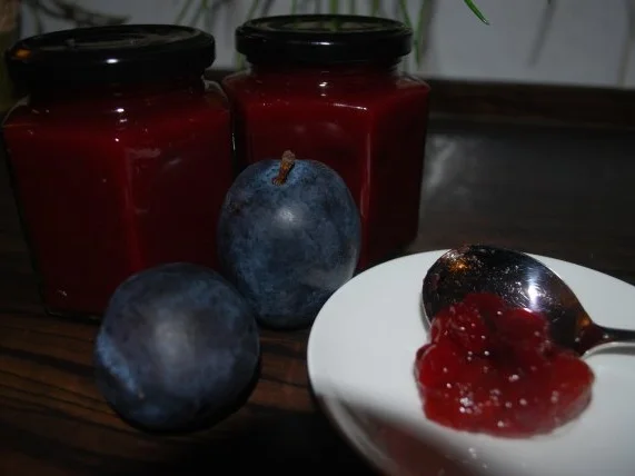 Rezept: Annis Zwetschgen-Fruchtaufstrich Annis Zwetschgen-Fruchtaufstrich - Rezept