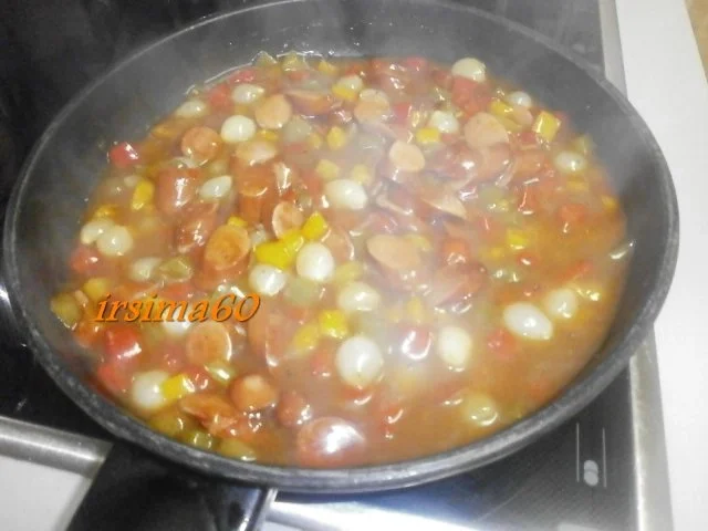 Rezept: Pikantes Wurstgulasch Bild Nr. 5 Pikantes Wurstgulasch - Rezept - Bild Nr. 5