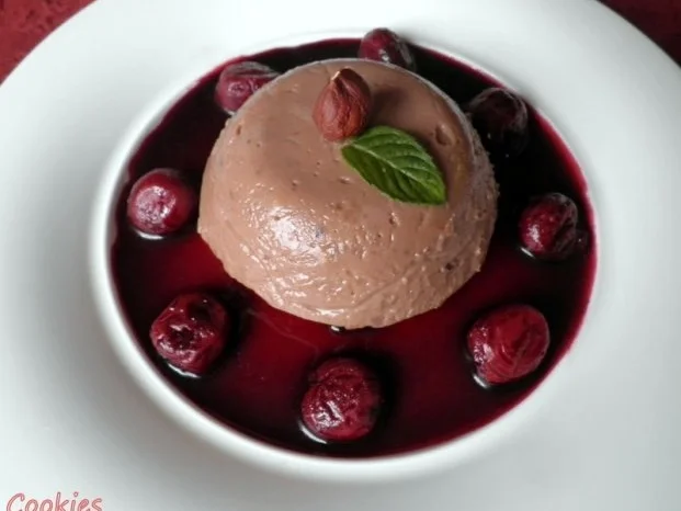 Nougatpudding mit gehackten Haselnüssen ... - Rezept - Bild Nr. 3