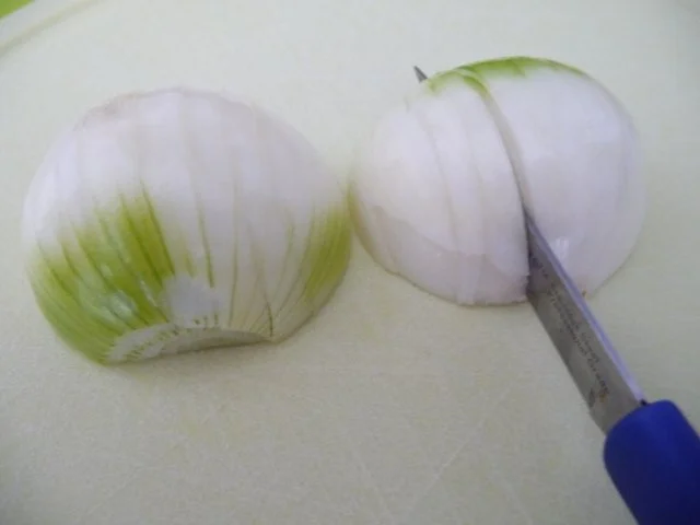 Pasta : Wurst - Tomaten - Gulasch an Spaghetti mit gehobeltem Parmesan - Rezept - Bild Nr. 2