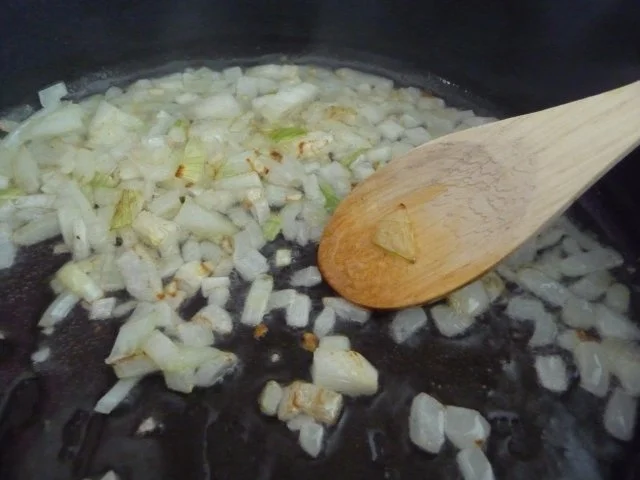 Pasta : Wurst - Tomaten - Gulasch an Spaghetti mit gehobeltem Parmesan - Rezept - Bild Nr. 5