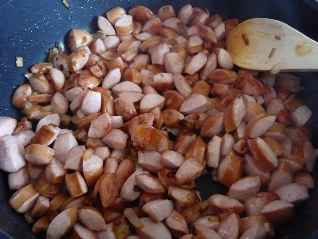 Pasta : Wurst - Tomaten - Gulasch an Spaghetti mit gehobeltem Parmesan - Rezept - Bild Nr. 9