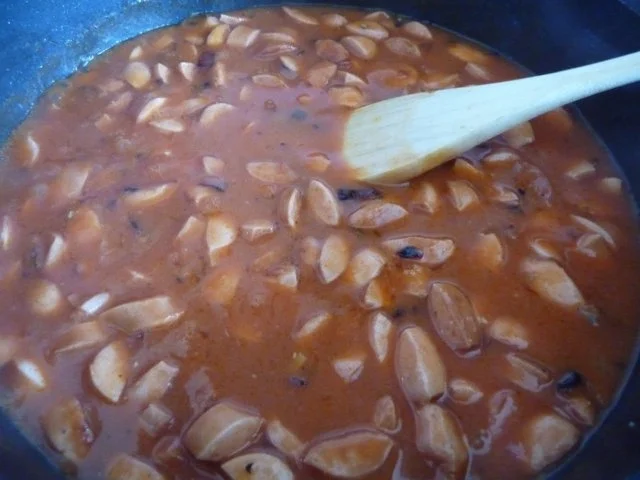 Pasta : Wurst - Tomaten - Gulasch an Spaghetti mit gehobeltem Parmesan - Rezept - Bild Nr. 11
