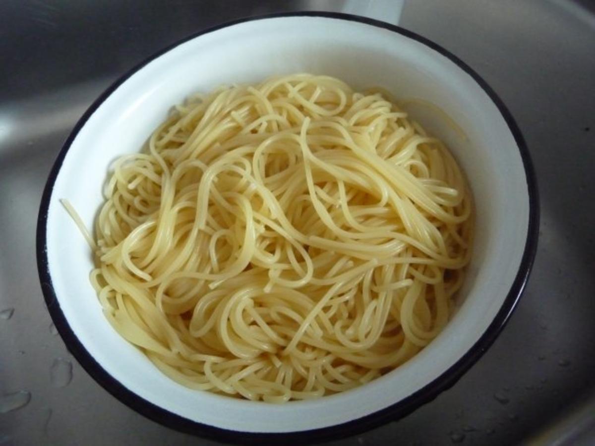 Pasta : Wurst - Tomaten - Gulasch an Spaghetti mit gehobeltem Parmesan - Rezept - Bild Nr. 17