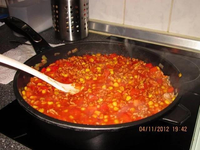 Pfannkuchenröllchen à la Bolognese - Rezept - Bild Nr. 3