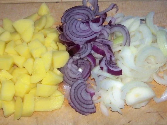 Buntes Schmorgemüse mit Schmandguss und dreierlei Käse - Rezept - Bild Nr. 3