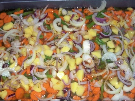 Buntes Schmorgemüse mit Schmandguss und dreierlei Käse - Rezept - Bild Nr. 6