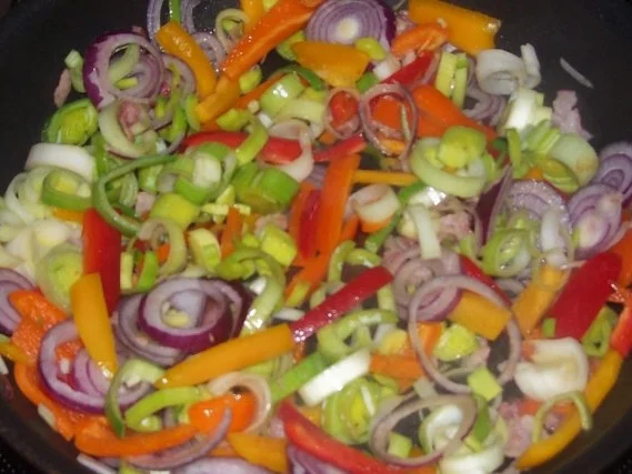 Würziger Gemüsekuchen mit Serranoschinken und Paprika - Rezept - Bild Nr. 6