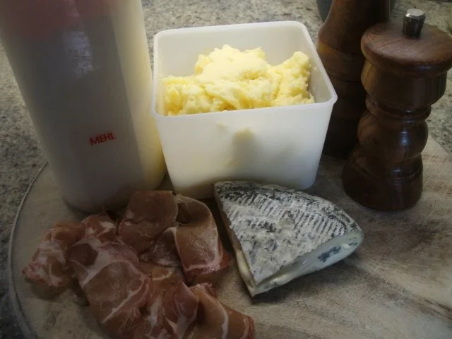 Pasta: Gnocchi Ripieni con Salsa di Salvia - Rezept - Bild Nr. 2