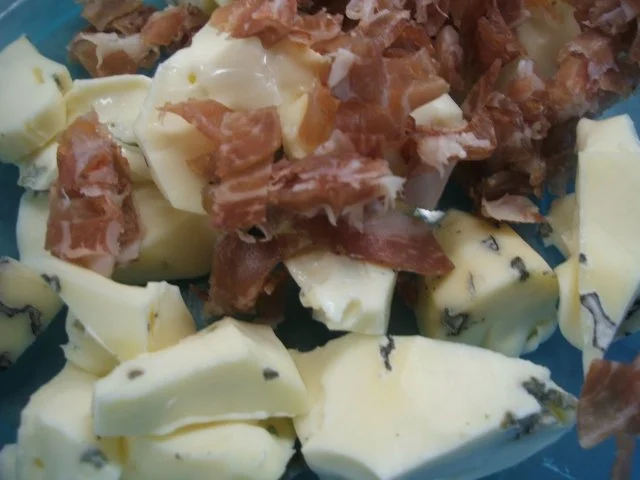 Pasta: Gnocchi Ripieni con Salsa di Salvia - Rezept - Bild Nr. 3