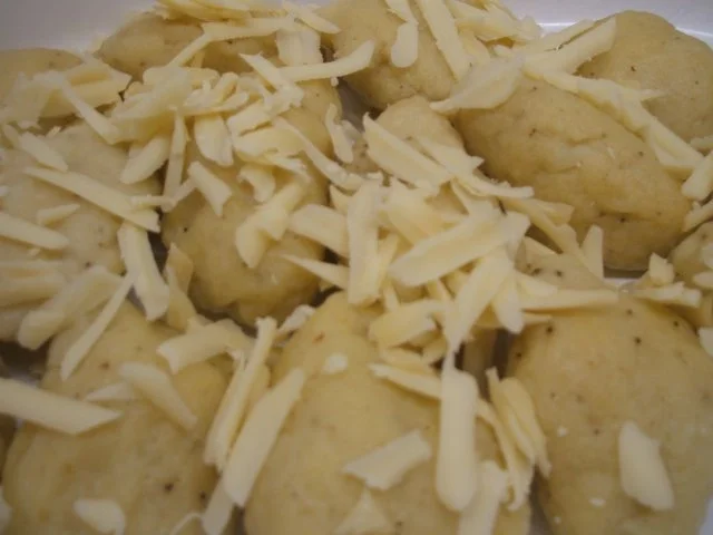 Pasta: Gnocchi Ripieni con Salsa di Salvia - Rezept - Bild Nr. 9