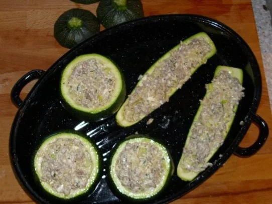 Gefüllte Zucchini-Schiffchen - Rezept - Bild Nr. 2