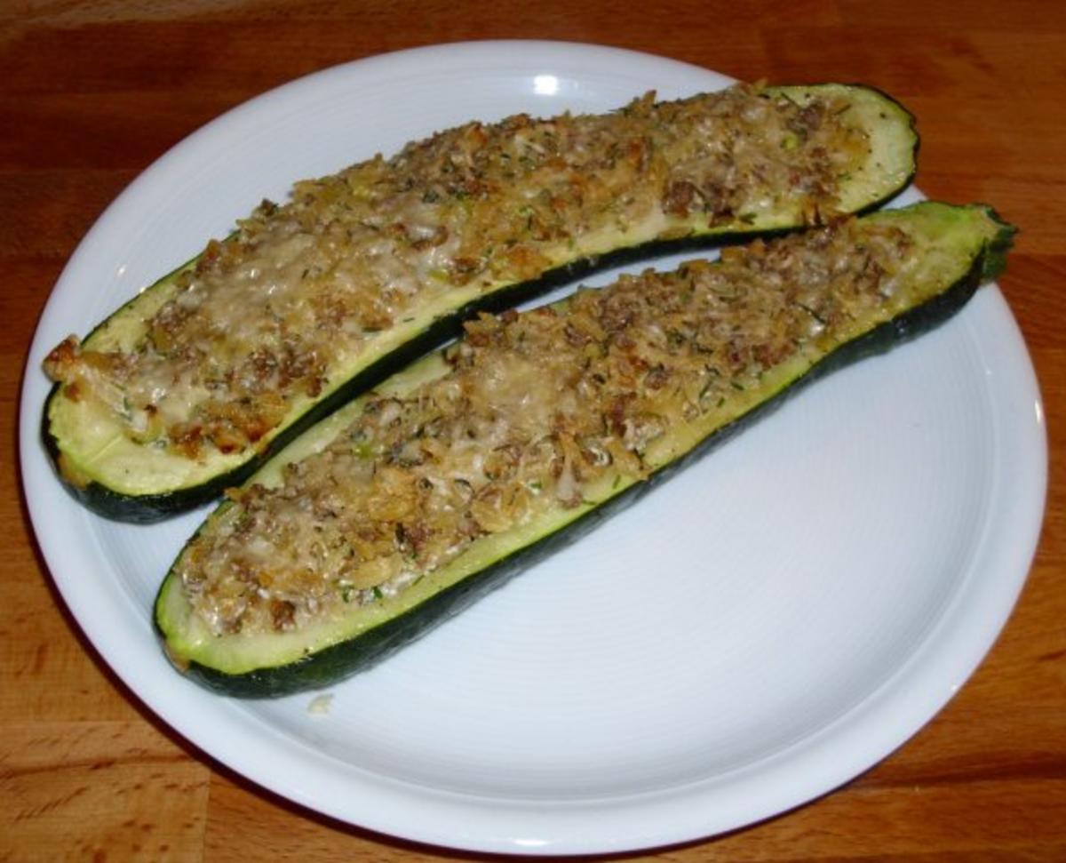 Bilder für Gefüllte Zucchini-Schiffchen - Rezept