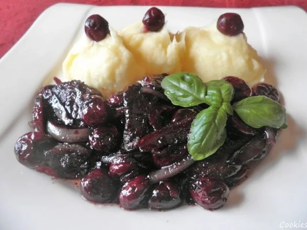 Hähnchenleber mit Zwiebel, Kirschen und Balsamico ... - Rezept - Bild Nr. 2