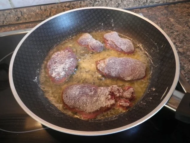 Hähnchenleber mit Zwiebel, Kirschen und Balsamico ... - Rezept - Bild Nr. 3