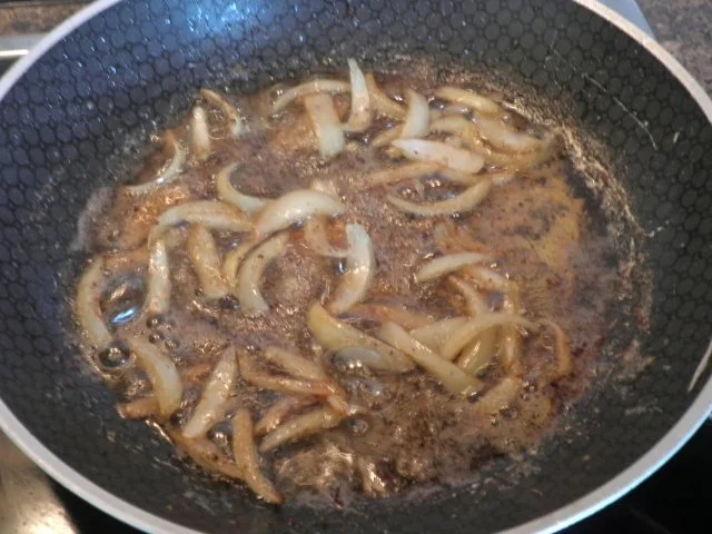 Hähnchenleber mit Zwiebel, Kirschen und Balsamico ... - Rezept - Bild Nr. 6