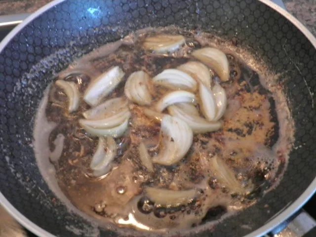 Hähnchenleber mit Zwiebel, Kirschen und Balsamico ... - Rezept - Bild Nr. 5