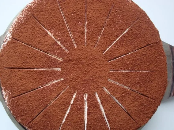 Hohenstaufener Sauerkirschkuchen mit Sahne,Brösel und Kirschwasser - Rezept - Bild Nr. 3