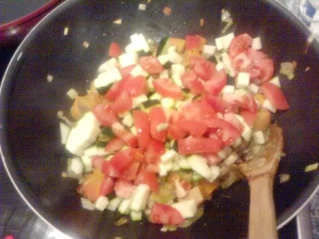 Rezept: WOLF IM BARSCHPELZ LIEGT NEBEN HERBSTGEMÜSE AUF DER LAUER Bild Nr. 8 WOLF IM BARSCHPELZ LIEGT NEBEN HERBSTGEMÜSE AUF DER LAUER - Rezept - Bild Nr. 8