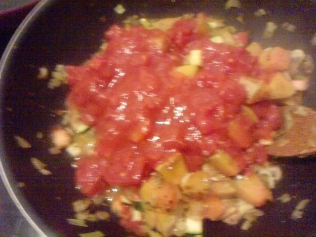 Rezept: WOLF IM BARSCHPELZ LIEGT NEBEN HERBSTGEMÜSE AUF DER LAUER Bild Nr. 9 WOLF IM BARSCHPELZ LIEGT NEBEN HERBSTGEMÜSE AUF DER LAUER - Rezept - Bild Nr. 9