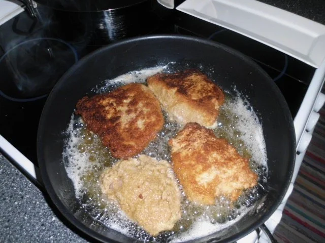 Hähnchenbrustfilet gefüllt und doppelt paniert, dazu Rosmarinkartoffeln - Rezept - Bild Nr. 12
