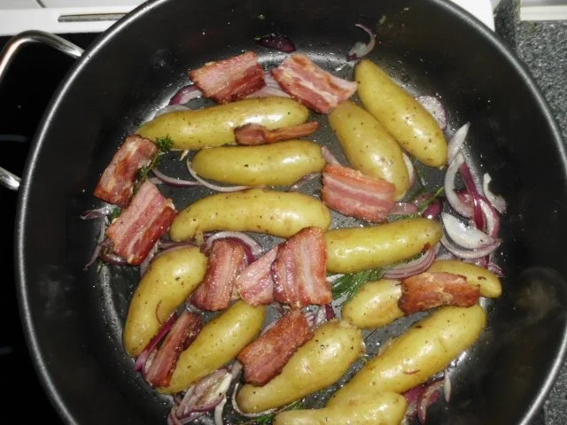 Hähnchenbrustfilet gefüllt und doppelt paniert, dazu Rosmarinkartoffeln - Rezept - Bild Nr. 18