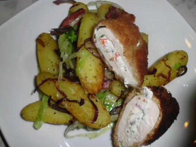 Hähnchenbrustfilet gefüllt und doppelt paniert, dazu Rosmarinkartoffeln - Rezept - Bild Nr. 20