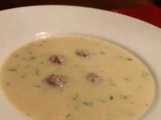 Rezept: Blumenkohlsuppe mit Hackfleisch Blumenkohlsuppe mit Hackfleisch - Rezept