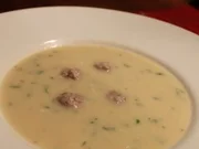 Blumenkohlsuppe mit Hackfleisch - Rezept