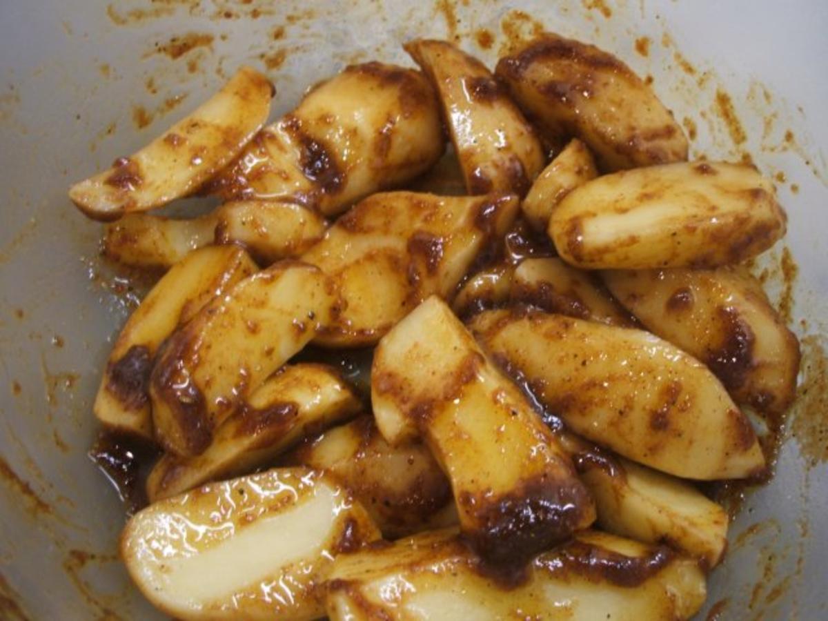 Kartoffeln: Würzig marnierte Ofenkartoffeln mit Dip - Rezept - Bild Nr. 4