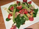 Spinatsalat mit Apfel und Pinienkerne - Rezept