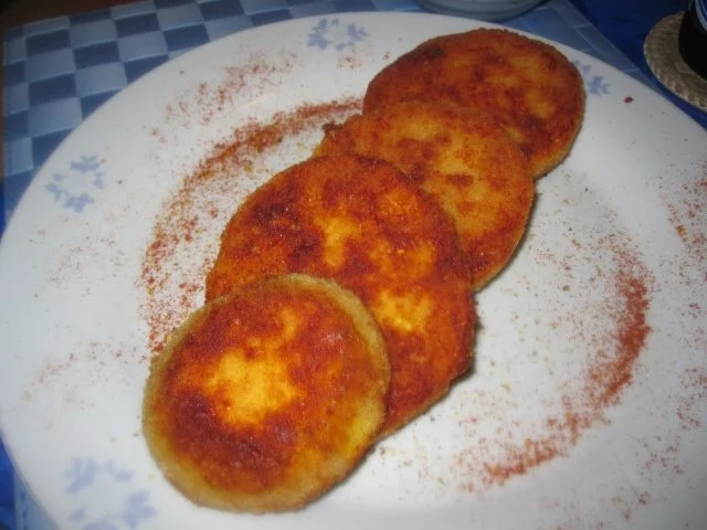 Goldene Kürbistaler mit Joghurt-Dip - Rezept