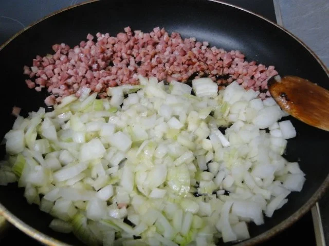 Spitzkohl und Tagliatelle verlieben sich und die Käsesauce war Trauzeuge - Rezept - Bild Nr. 4