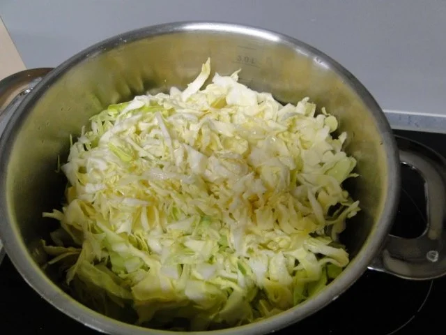 Spitzkohl und Tagliatelle verlieben sich und die Käsesauce war Trauzeuge - Rezept - Bild Nr. 5