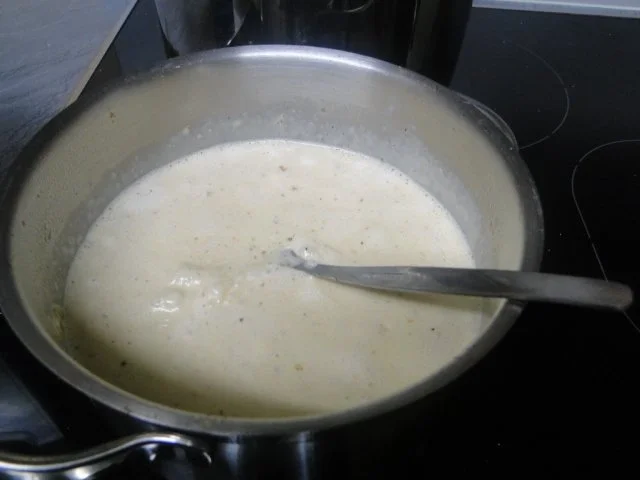 Spitzkohl und Tagliatelle verlieben sich und die Käsesauce war Trauzeuge - Rezept - Bild Nr. 6