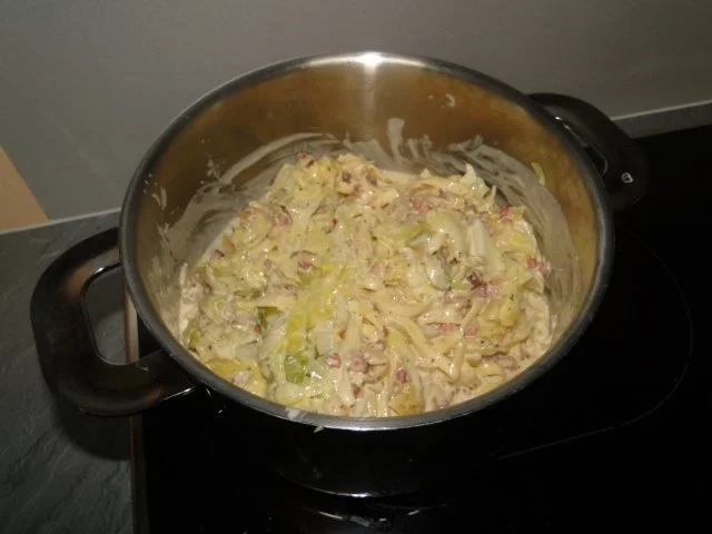 Spitzkohl und Tagliatelle verlieben sich und die Käsesauce war Trauzeuge - Rezept - Bild Nr. 10