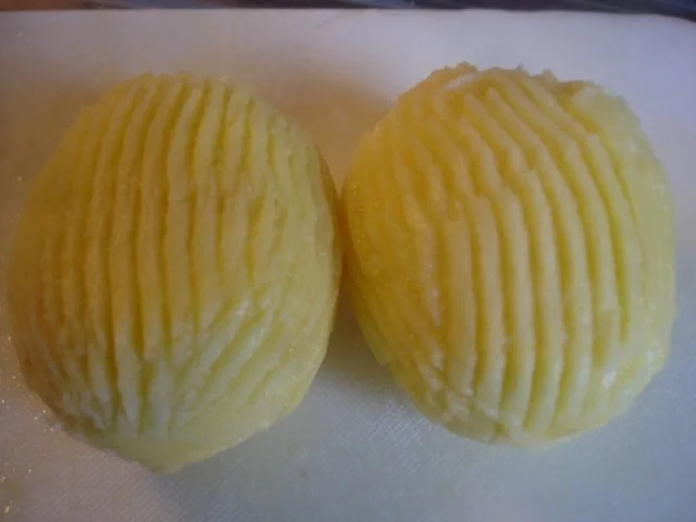 Rezept: Lachsfilet überbacken mit Kartoffelblüten Bild Nr. 5 Lachsfilet überbacken mit Kartoffelblüten - Rezept - Bild Nr. 5