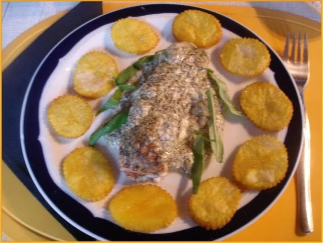 Rezept: Lachsfilet überbacken mit Kartoffelblüten Lachsfilet überbacken mit Kartoffelblüten - Rezept