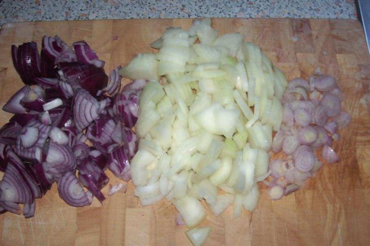 Eintöpfe/Suppen: Feiner Zwiebel-Gemüse-Eintopf mit Paprika-Hackbällchen - Rezept - Bild Nr. 2
