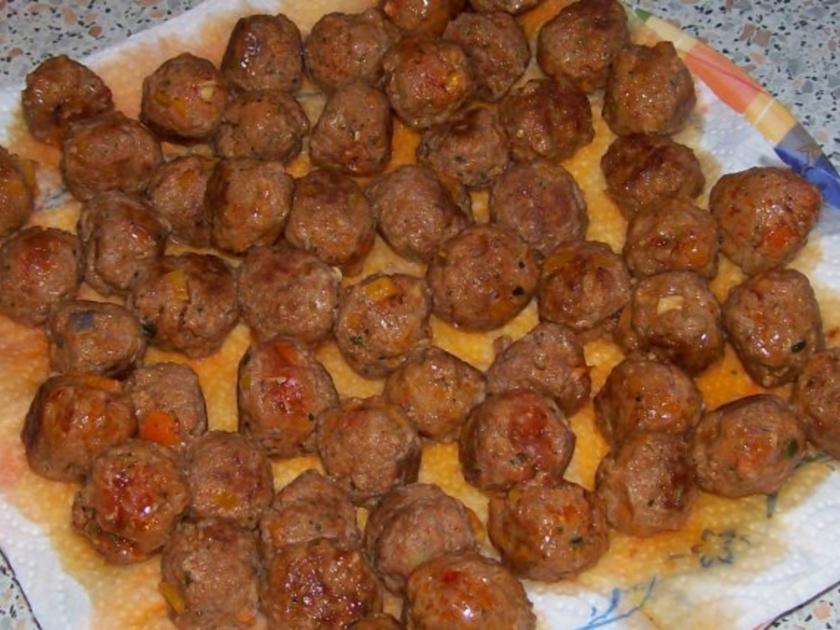 Eintöpfe/Suppen: Feiner Zwiebel Gemüse Eintopf mit Paprika Hackbällchen ...