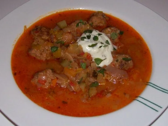 Eintöpfe/Suppen: Feiner Zwiebel-Gemüse-Eintopf mit Paprika-Hackbällchen - Rezept - Bild Nr. 15